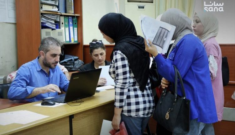واجه عدد من المعلمين في محافظات سورية صعوبات تقنية أثناء محاولة التسجيل على الوكالات التعليمية عبر التطبيق الذي أطلقته وزارة التربية