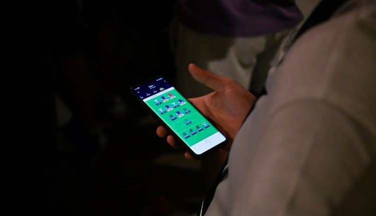 تحولت بعض المنصات والتطبيقات الرقمية من مجرد وسيلة لتمضية الوقت إلى مساحات تعد مستخدميها بالربح مقابل تنفيذ مهام