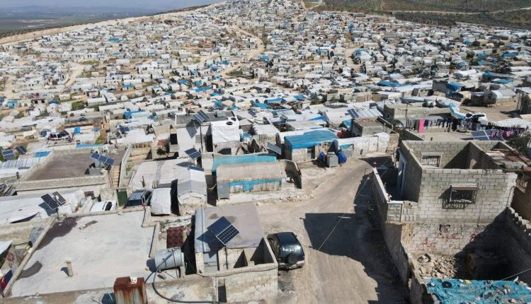 قوافل العودة إلى ريف حماة تصطدم بواقع الخراب.. «سوريا بلا مخيمات» بين الحلم وفجوة الخدمات