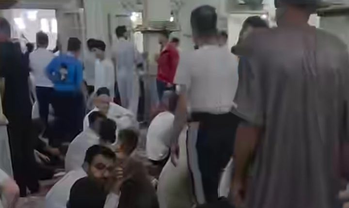 احتجاجات داخل مسجد في حلب رفضاً لخطبة جمعة اعتبرت الاحتفال بالمولد النبوي بدعة، وقراءة في التباين الفقهي وموقف الأزهر الشريف.