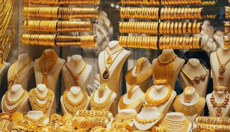 لماذا تختلف أسعار الذهب في سوريا عن الأسواق العالمية؟ تقرير يستعرض تأثير سعر الصرف والطلب المحلي وصعوبات الاستيراد على حركة الذهب في السوق السورية