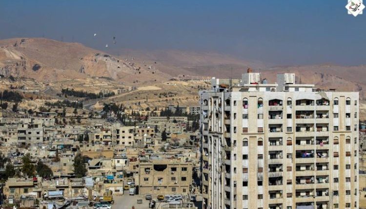 عاد ملف الأبنية المخالفة في حي برزة البلد شمال شرقي دمشق إلى الواجهة، بعد استئناف محافظة دمشق عمليات الهدم