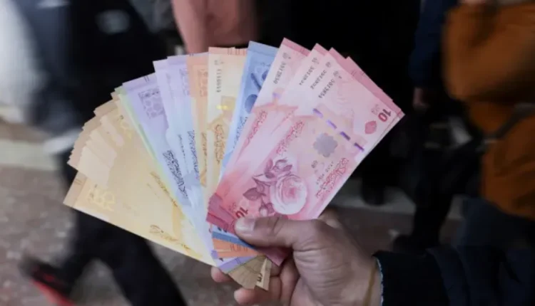 سوق دمشق للعملات.. مشروع مؤجل يكشف هشاشة الإصلاح النقدي في سوريا