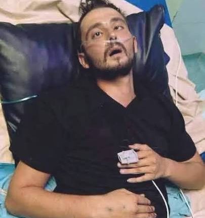 توفي الشاب محمد حسام الدين غميرة، الأحد، في المشفى الجامعي بمدينة اللاذقية، بعد أيام من توقيفه في قسم شرطة الحفة بريف المحافظة