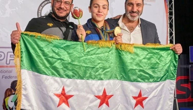 حققت لاعبة منتخب سوريا للقوة البدنية ميرغانة حجي أربع ميداليات في بطولة العالم للناشئين والشباب المقامة في جنوب إفريقيا