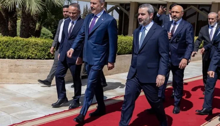 تقرير لـ"إيكونوميست" يناقش أسباب القلق الإسرائيلي من تنامي الدور التركي في سوريا بعد زيارة فيدان إلى دمشق والتوتر حول قاعدة أبو الظهور