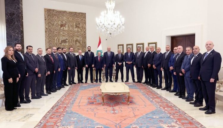 الرئيس اللبناني جوزيف عون يستقبل وفداً وزارياً سورياً في بعبدا ويبحث معه التكامل الاقتصادي وتنظيم العلاقات التجارية والمؤسساتية