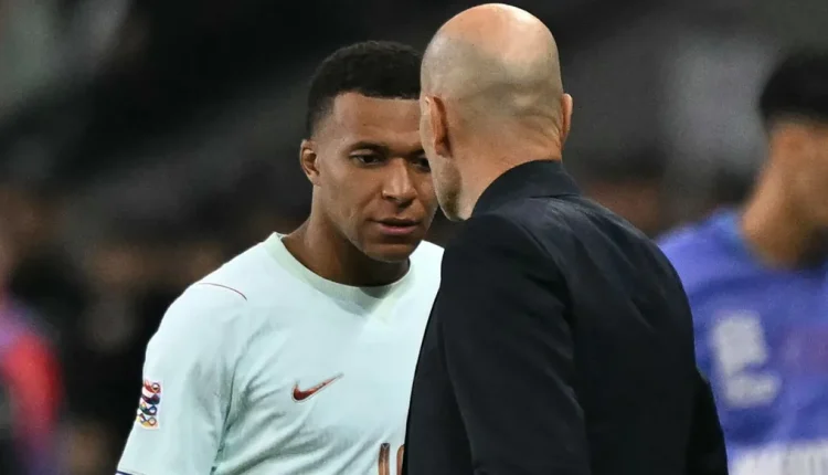 نتيجة مباراة فرنسا وتركيا في دوري الأمم الأوروبية، حيث قاد كيليان مبابي الديوك للفوز 1-0 في أول مباراة لزين الدين زيدان، قبل خروجه مصاباً.