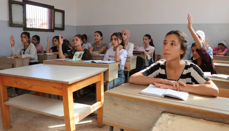 ارتفاع أجور المواصلات في سوريا بنحو 30% يضيف أعباء جديدة على طلاب الجامعات والمدارس، خصوصاً القادمين من الأرياف إلى المدن.