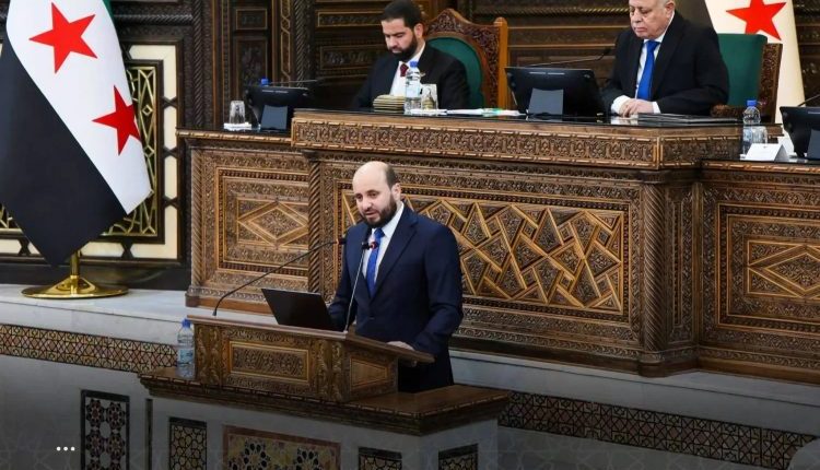 تكشف أرقام وزارة الطاقة السورية فجوة كبيرة بين إنتاج النفط والغاز وحجم الطلب، مع حاجة البلاد إلى 831 مليون دولار شهرياً لتأمين النفط