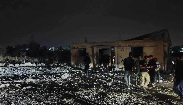 تفاصيل الغارات الجوية الأردنية على جنوب سوريا، وموقف دمشق من التنسيق العسكري، وحصيلة الضحايا المدنيين، وتعليق حركة معبر نصيب.