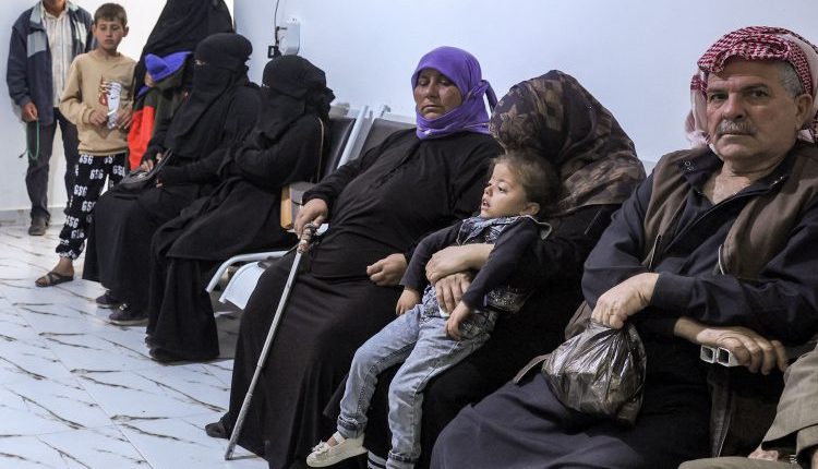 مرضى السرطان في سوريا يواجهون أعباء العلاج والسفر والإقامة في دمشق، وسط نقص العلاج الإشعاعي في بعض المحافظات وارتفاع تكاليف الفحوصات.