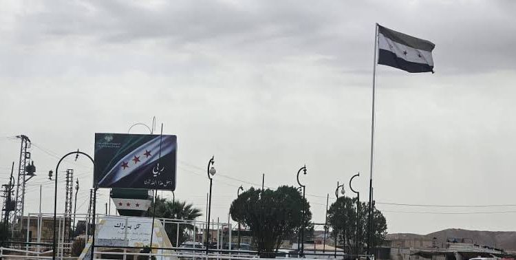 يطالب أهالي تل براك بريف الحسكة بتحسين الخدمات الصحية، وسط اعتماد نحو 80 قرية على مركز طبي واحد يضم طبيبين فقط، ونقص الكوادر والتجهيزات.