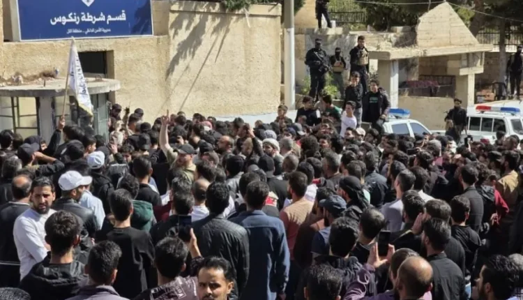 شهدت رنكوس بريف دمشق احتجاجات رفضاً للحملة الأمنية ومطالبات بمحاسبة المسؤولين عن مقتل أبناء البلدة
